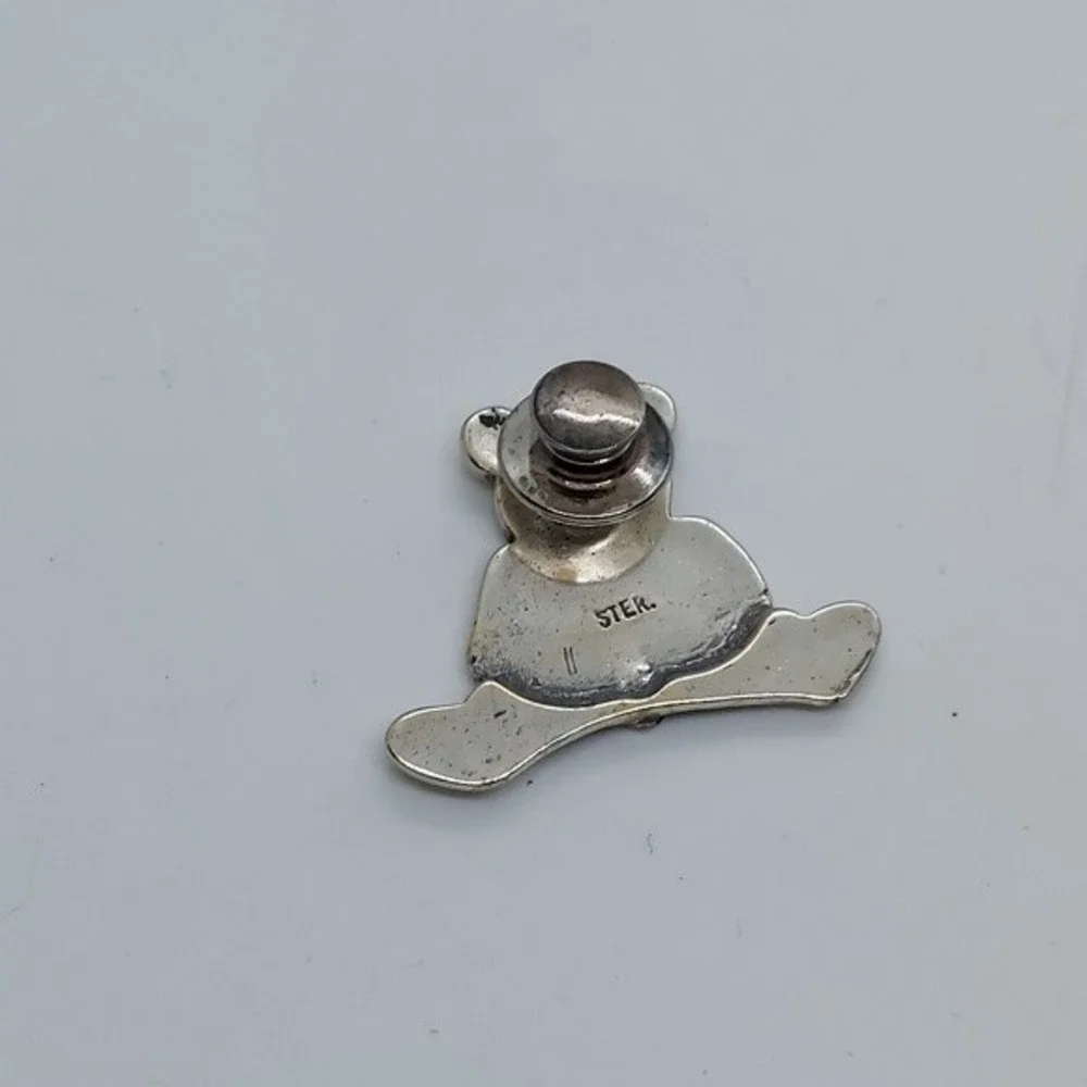 Sterling Silver Sitting Panda Bear Holding Heart‎ Pin Brooch